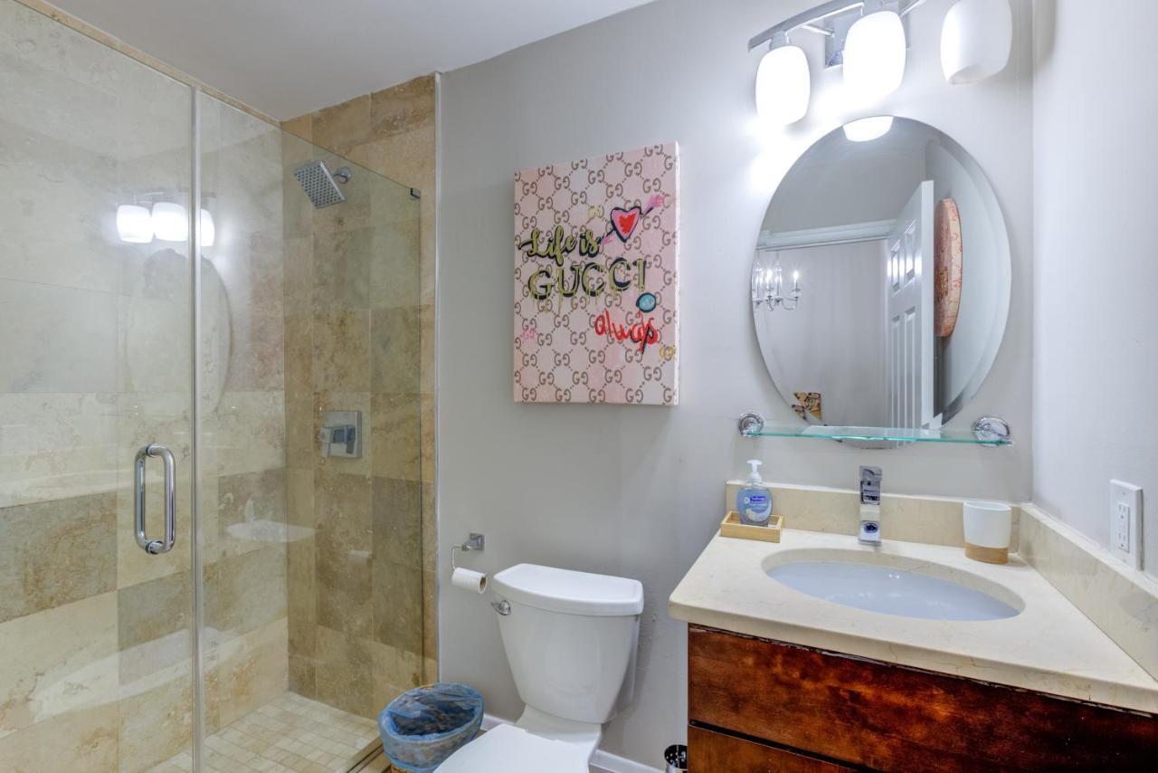 2-story Designer Theme 2br Apt Near The Inner Harbor *