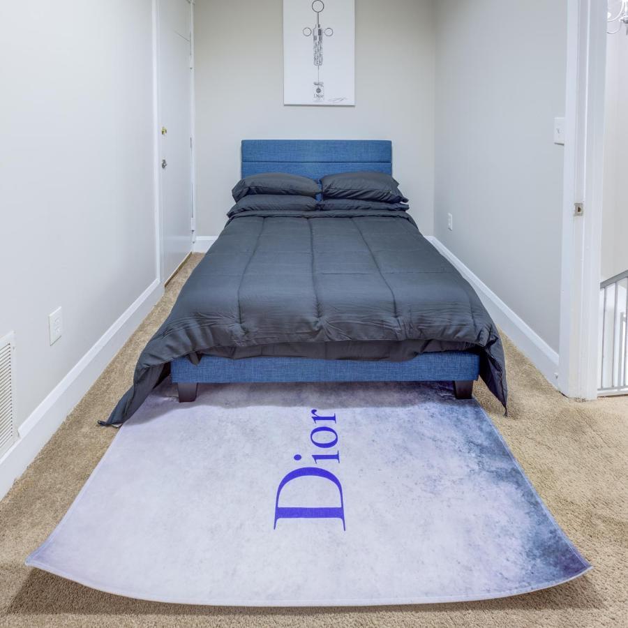 2-story Designer Theme 2br Apt Near The Inner Harbor * Baltimore